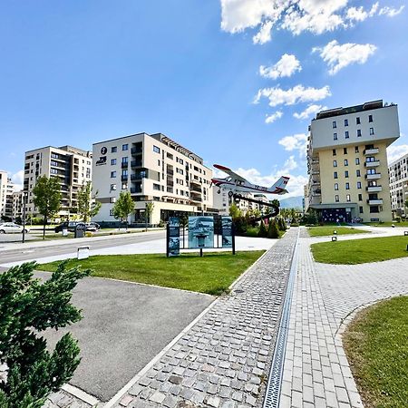 Kasper Coresi Mall - Rise Private Apartments & Suites Brasov Bagian luar foto