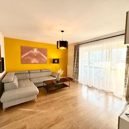 Kasper Coresi Mall - Rise Private Apartments & Suites Brasov Bagian luar foto