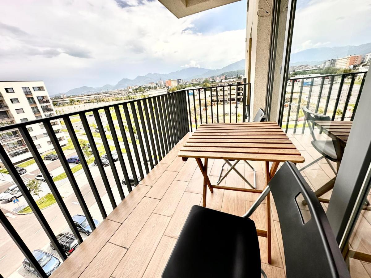 Kasper Coresi Mall - Rise Private Apartments & Suites Brasov Bagian luar foto