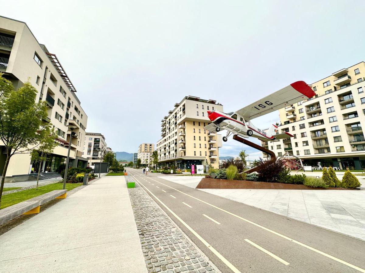 Kasper Coresi Mall - Rise Private Apartments & Suites Brasov Bagian luar foto