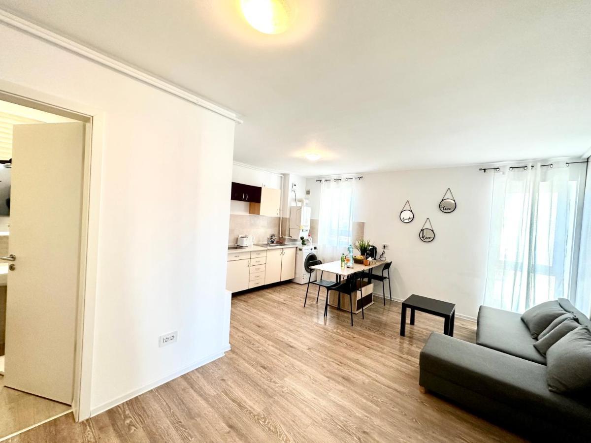 Kasper Coresi Mall - Rise Private Apartments & Suites Brasov Bagian luar foto