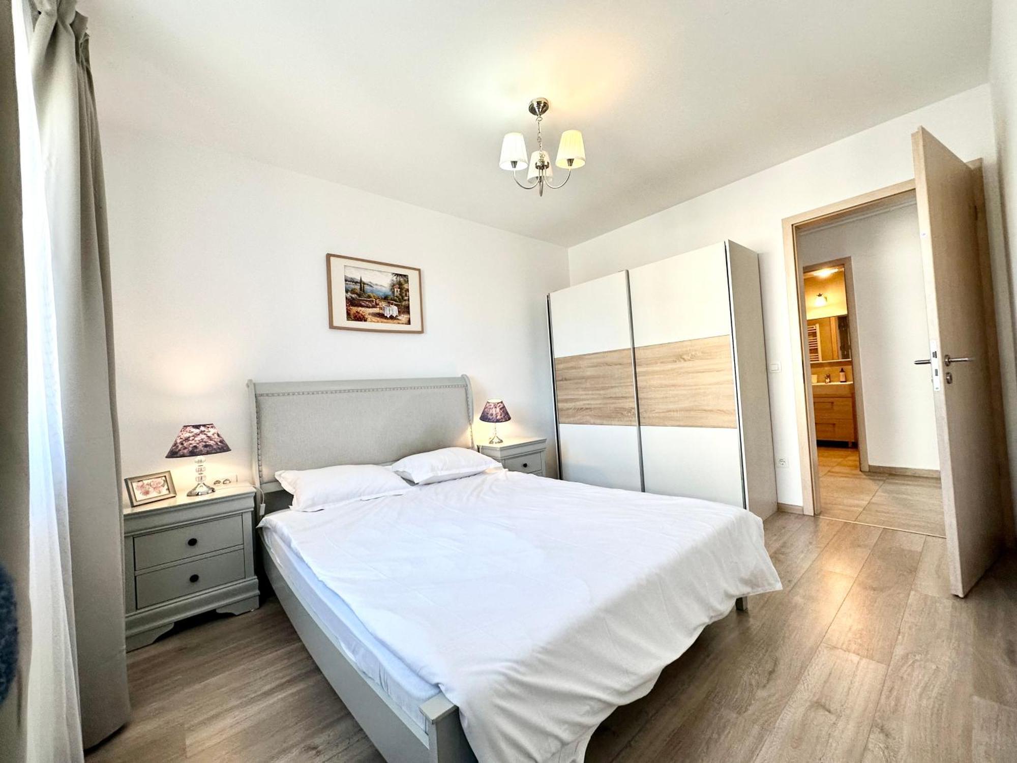 Kasper Coresi Mall - Rise Private Apartments & Suites Brasov Bagian luar foto