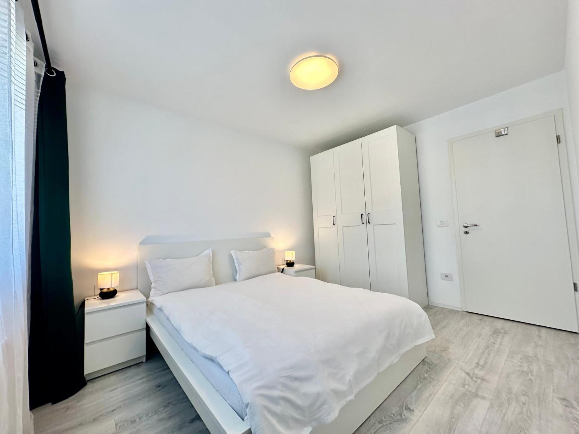 Kasper Coresi Mall - Rise Private Apartments & Suites Brasov Bagian luar foto